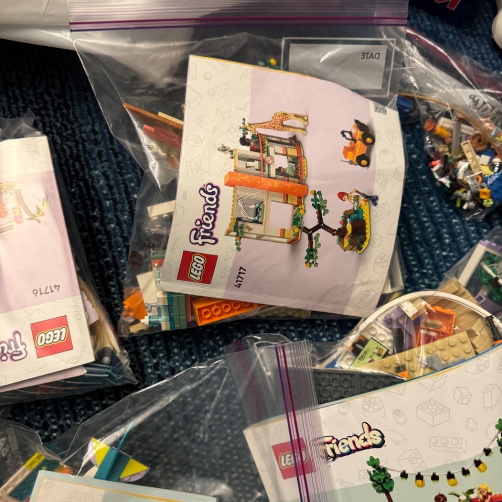 Multiple Lego sets - Picture 7 of 8